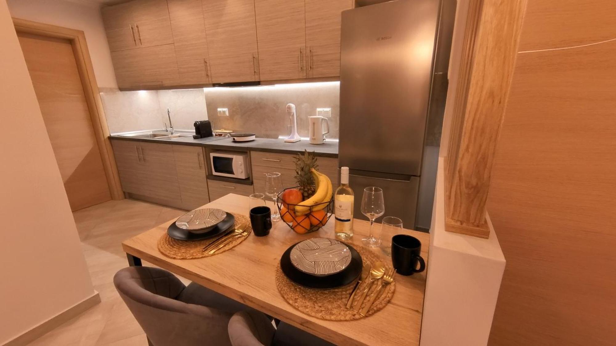Mouson Luxury Suite With Free Private Parking カヴァラ エクステリア 写真