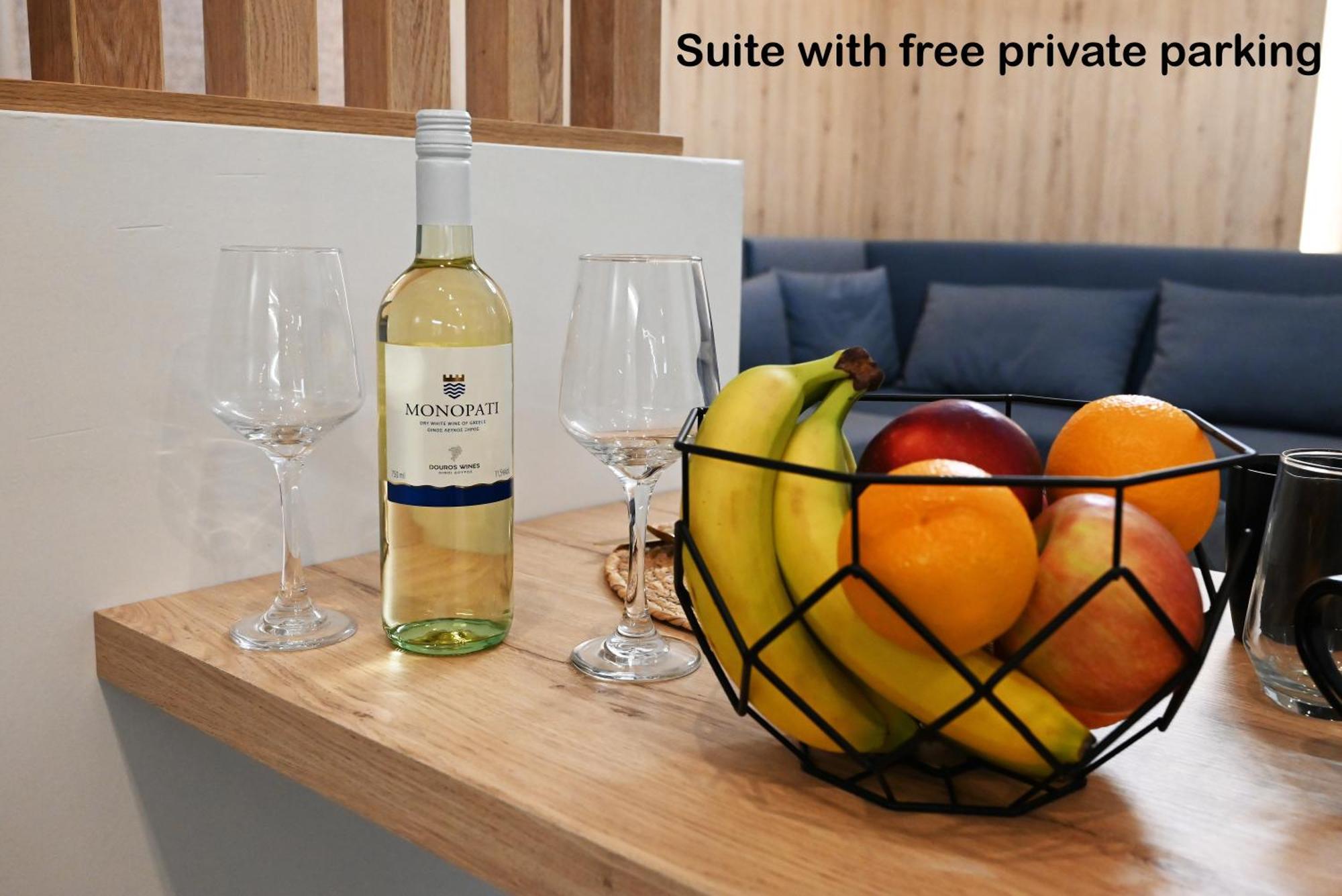 Mouson Luxury Suite With Free Private Parking カヴァラ エクステリア 写真
