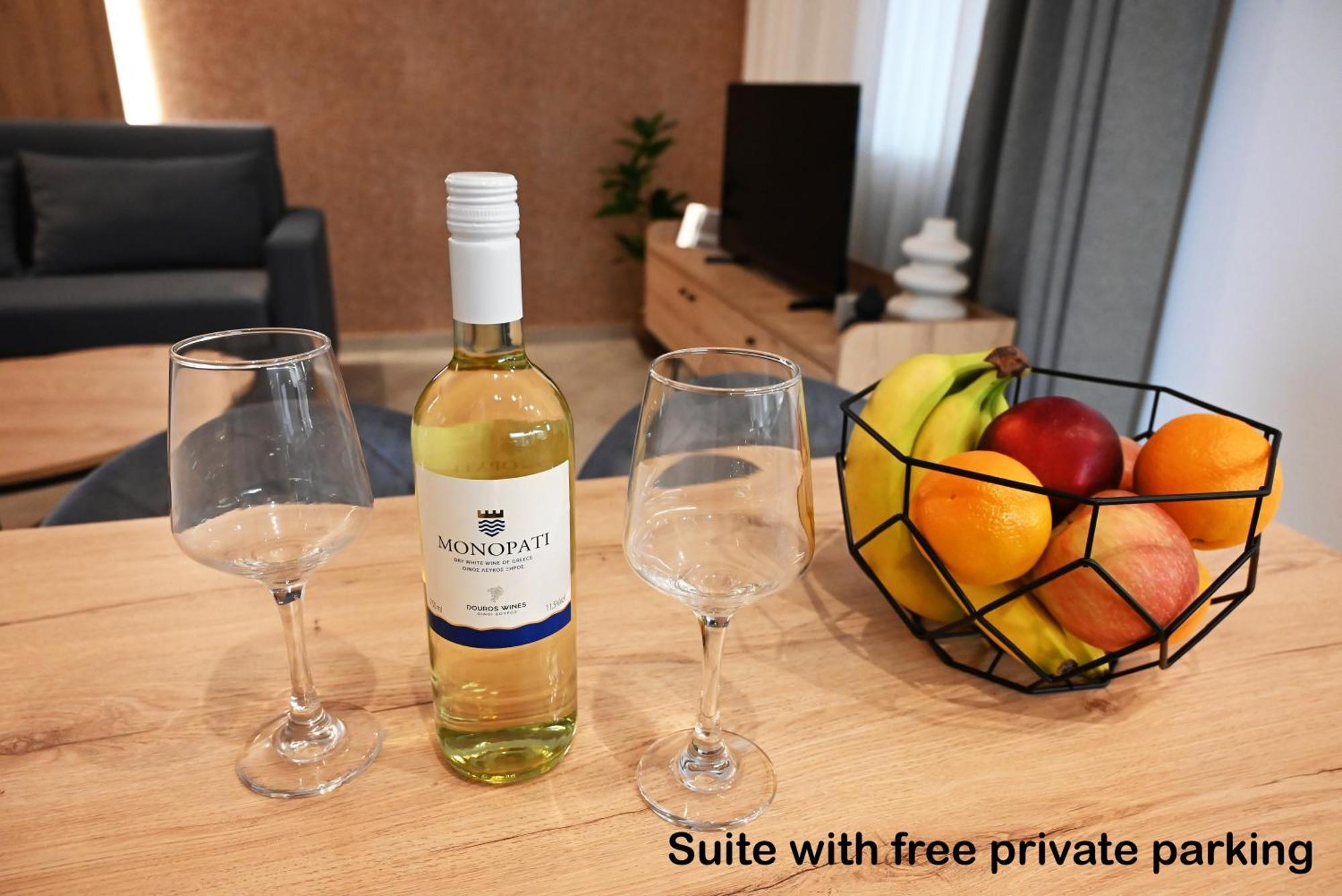 Mouson Luxury Suite With Free Private Parking カヴァラ エクステリア 写真
